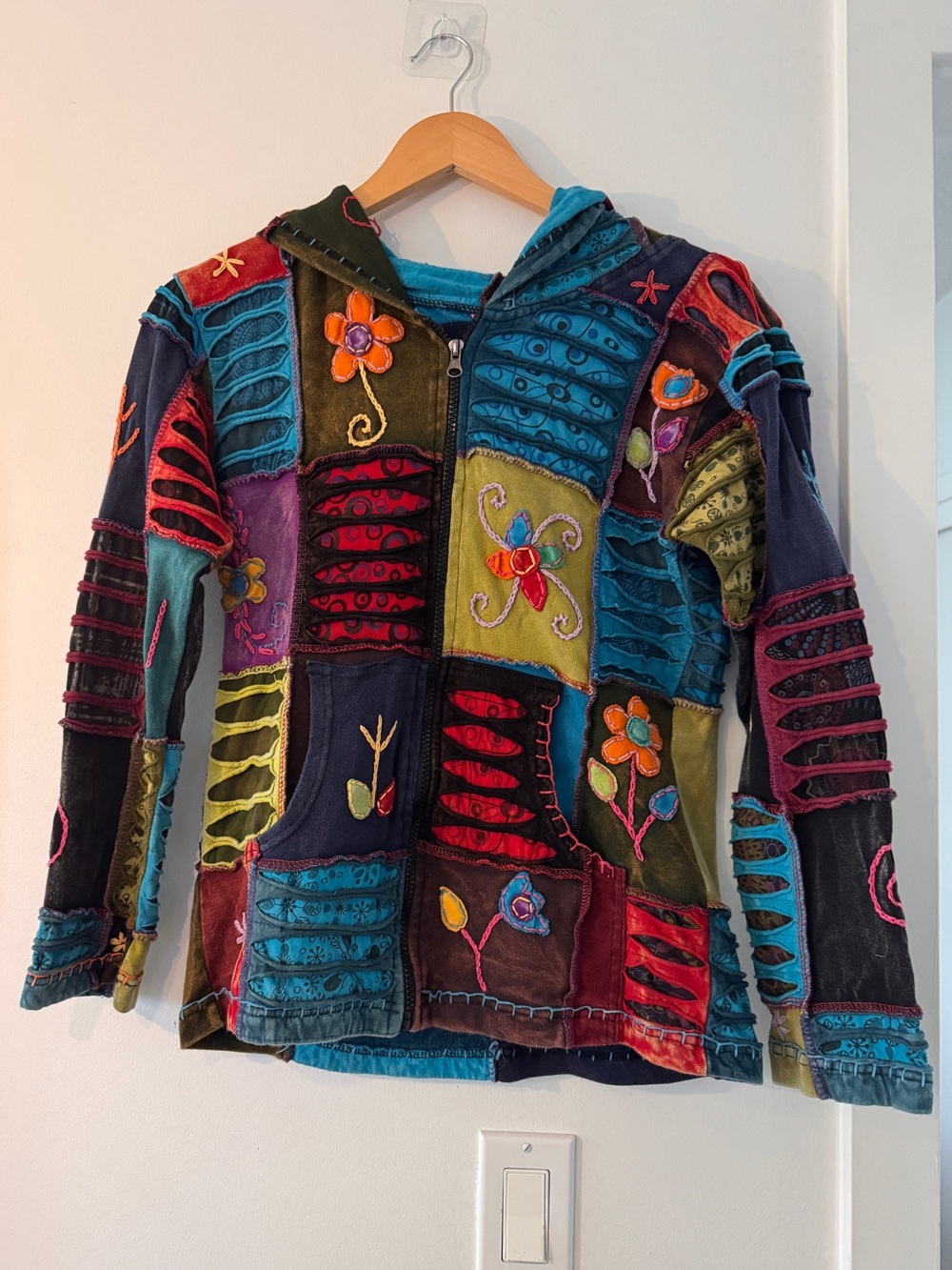 Patchwork Embroidered Hooded 90s Jacket